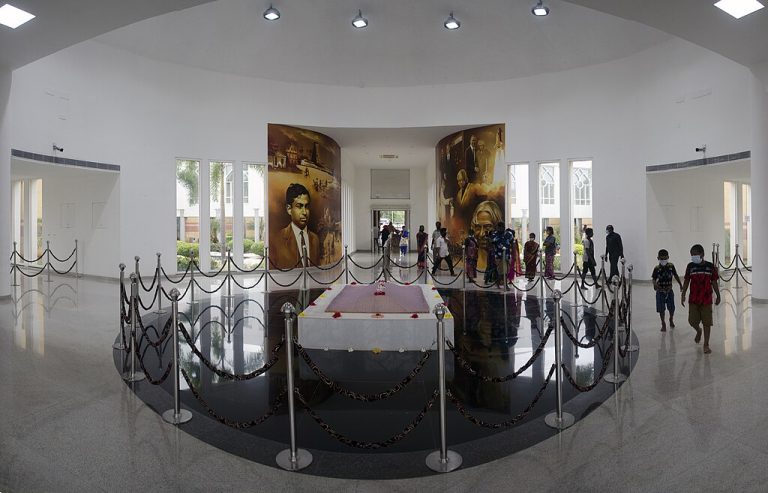 Sri_Vaithamanidhi_Perumal_Temple_NavaThirupati