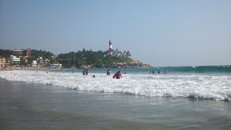 Kovalam_Beach_Trivandrum_Kerala_Tour_Packages