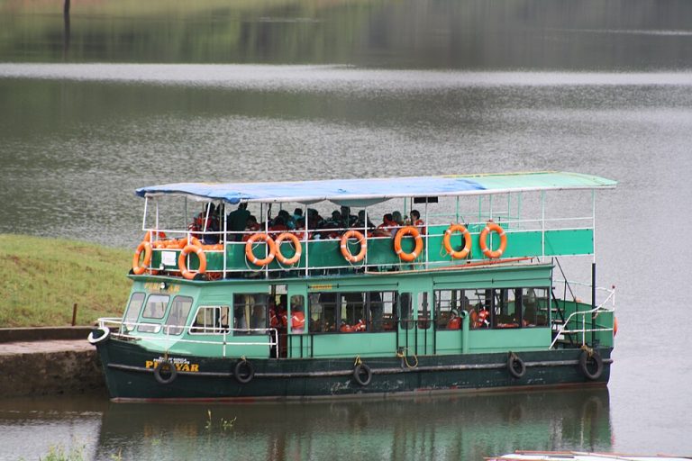 Thekkady_Boat_Kerala